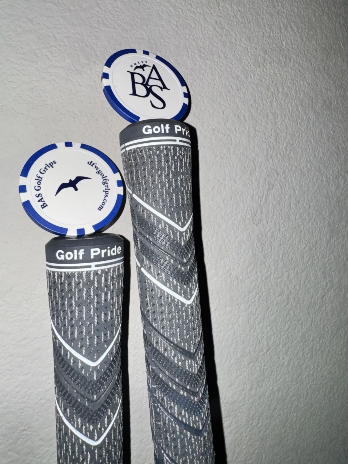 Close detail of Golf Pride MCC grips